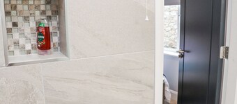 DALY'S PLACE, family friendly in Ballyporeen, County Tipperary