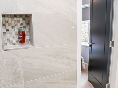 DALY'S PLACE, family friendly in Ballyporeen, County Tipperary