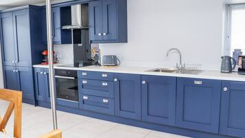 Fridge, dishwasher, cookware/dishes/utensils