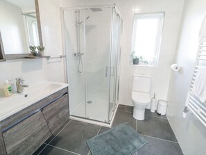 Bathroom - NUMBER 3 VILLA - THE VIEW, with a garden in Derrybeg, County Donegal (Derrybeg)