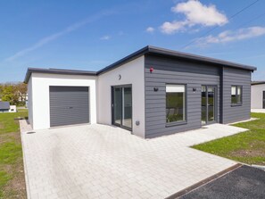 Exterior - NUMBER 3 VILLA - THE VIEW, with a garden in Derrybeg, County Donegal (Derrybeg)