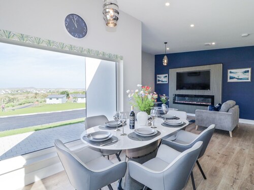 NUMBER 5 VILLA - THE VIEW, with a garden in Derrybeg, County Donegal