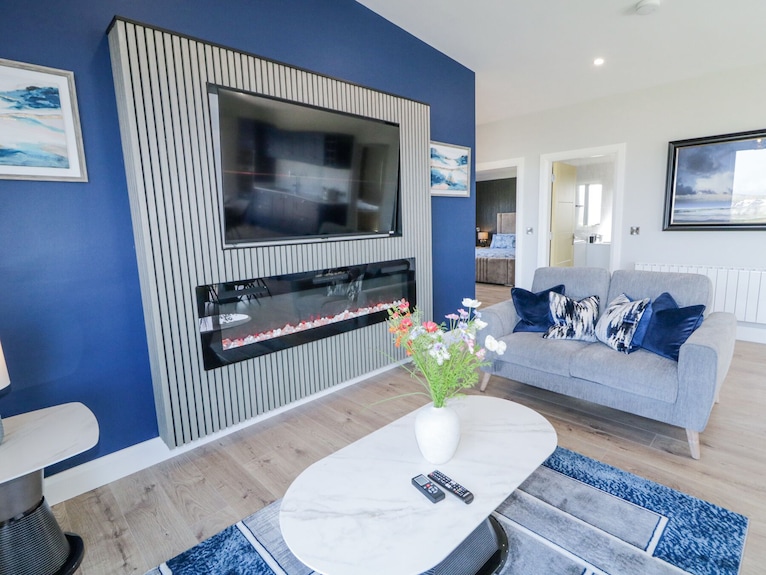 Number 5 Villa - The View, With A Garden In Derrybeg, County Donegal - County Donegal