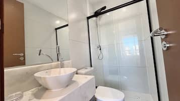 Basic Apartment | Bathroom