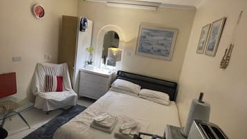 1 bedroom, desk, iron/ironing board, free WiFi