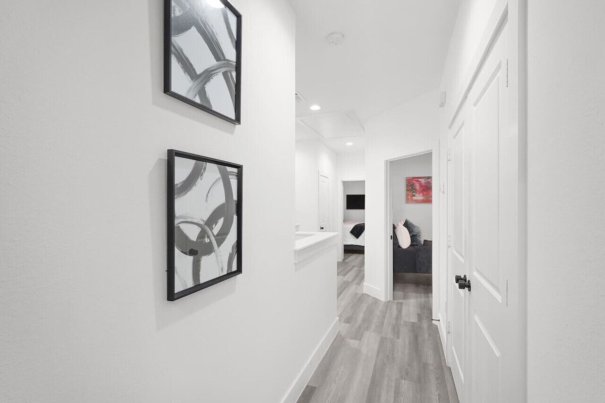 Photo 32 of Lavish Stay in Houston Heights