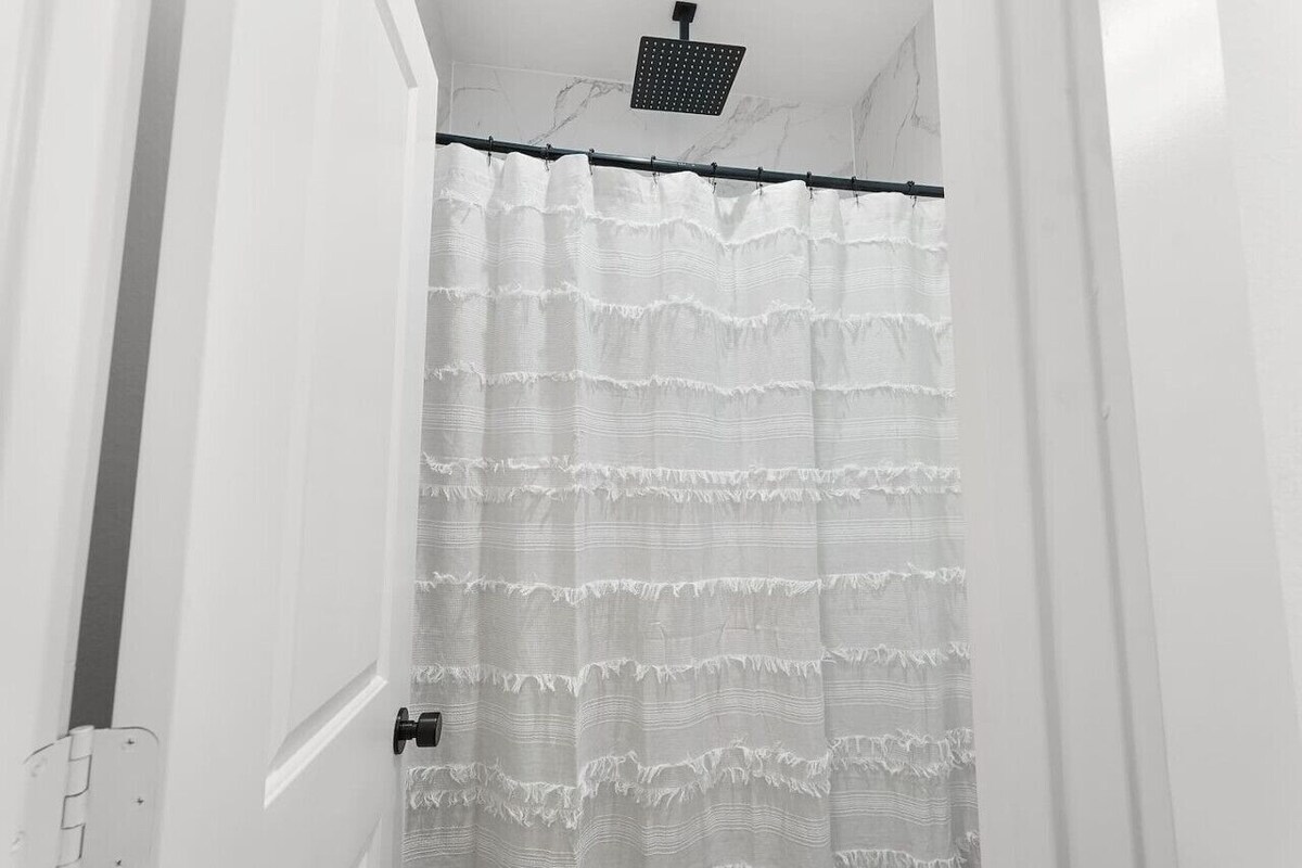 Photo 17 of Lavish Stay in Houston Heights