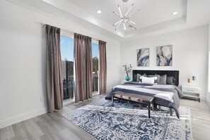 3 Schlafzimmer, Schreibtisch, Bügeleisen/Bügelbrett, kostenloses WLAN