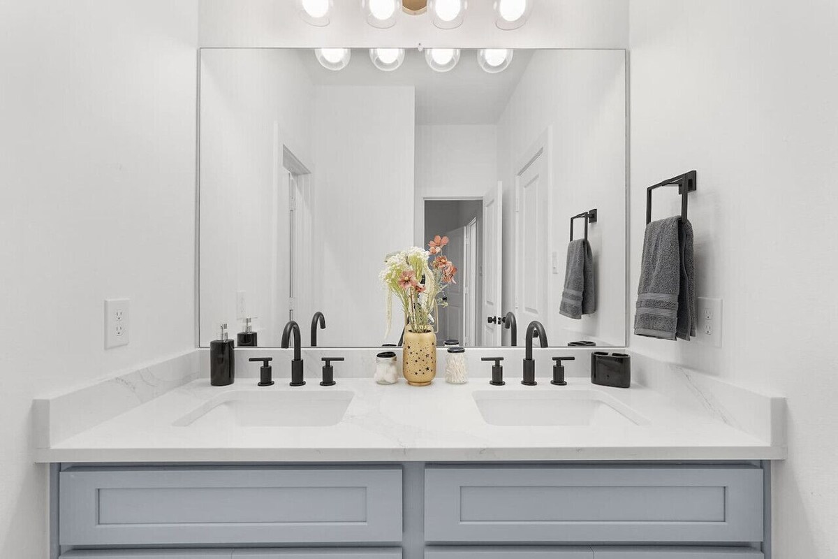 Photo 29 of Lavish Stay in Houston Heights