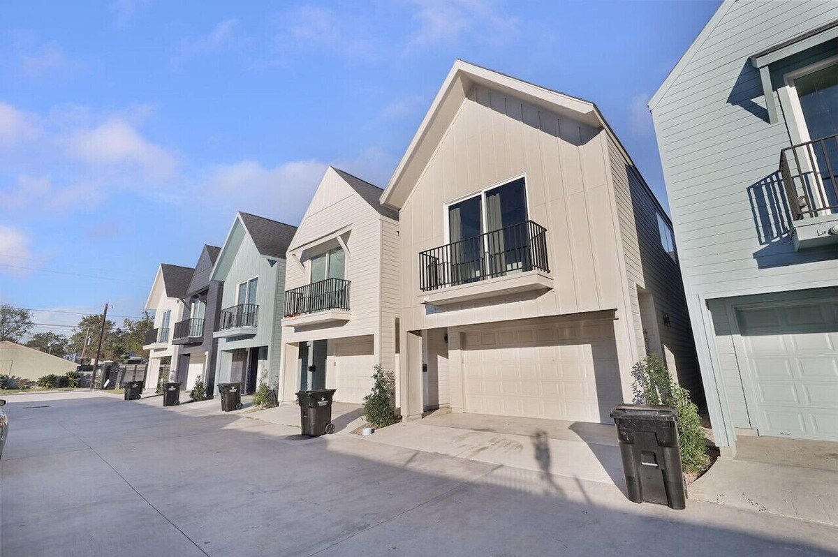 Photo 39 of Lavish Stay in Houston Heights