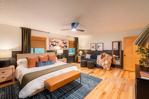 4 habitaciones, escritorio y tabla de planchar con plancha 