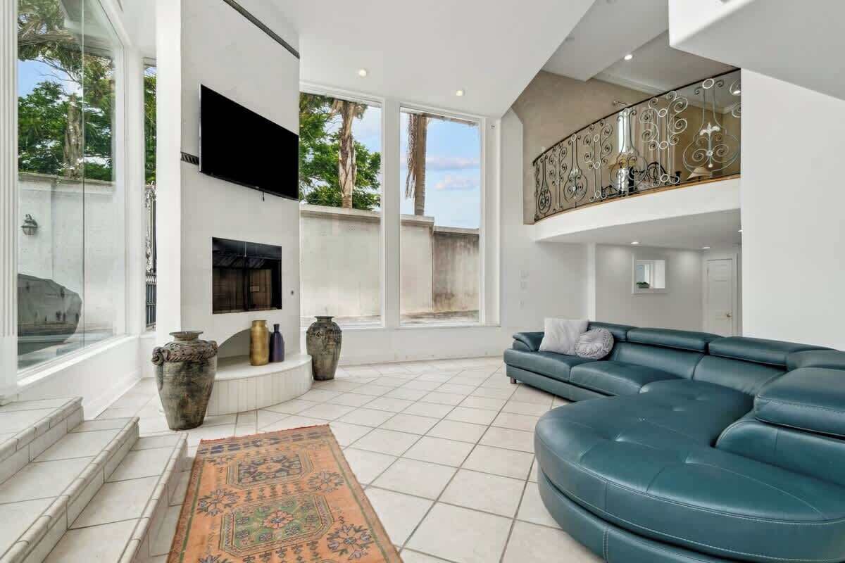 TV, fireplace, stereo, offices