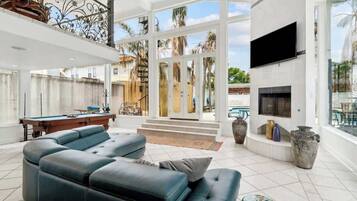 TV, fireplace, stereo, offices