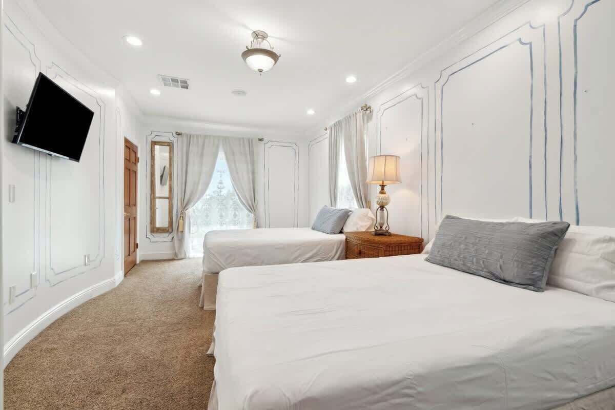 3 Schlafzimmer, Schreibtisch, Bügeleisen/Bügelbrett, WLAN