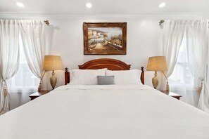 3 bedrooms, desk, iron/ironing board, WiFi