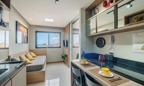 Apartamento básico | Cozinha privada | Talheres/pratos/utensílios de cozinha