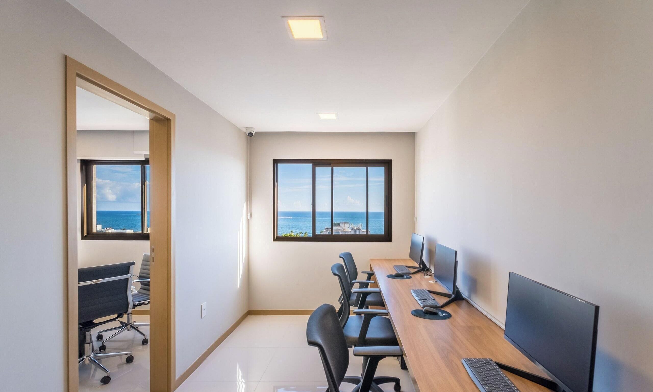 ศูนย์ธุรกิจ