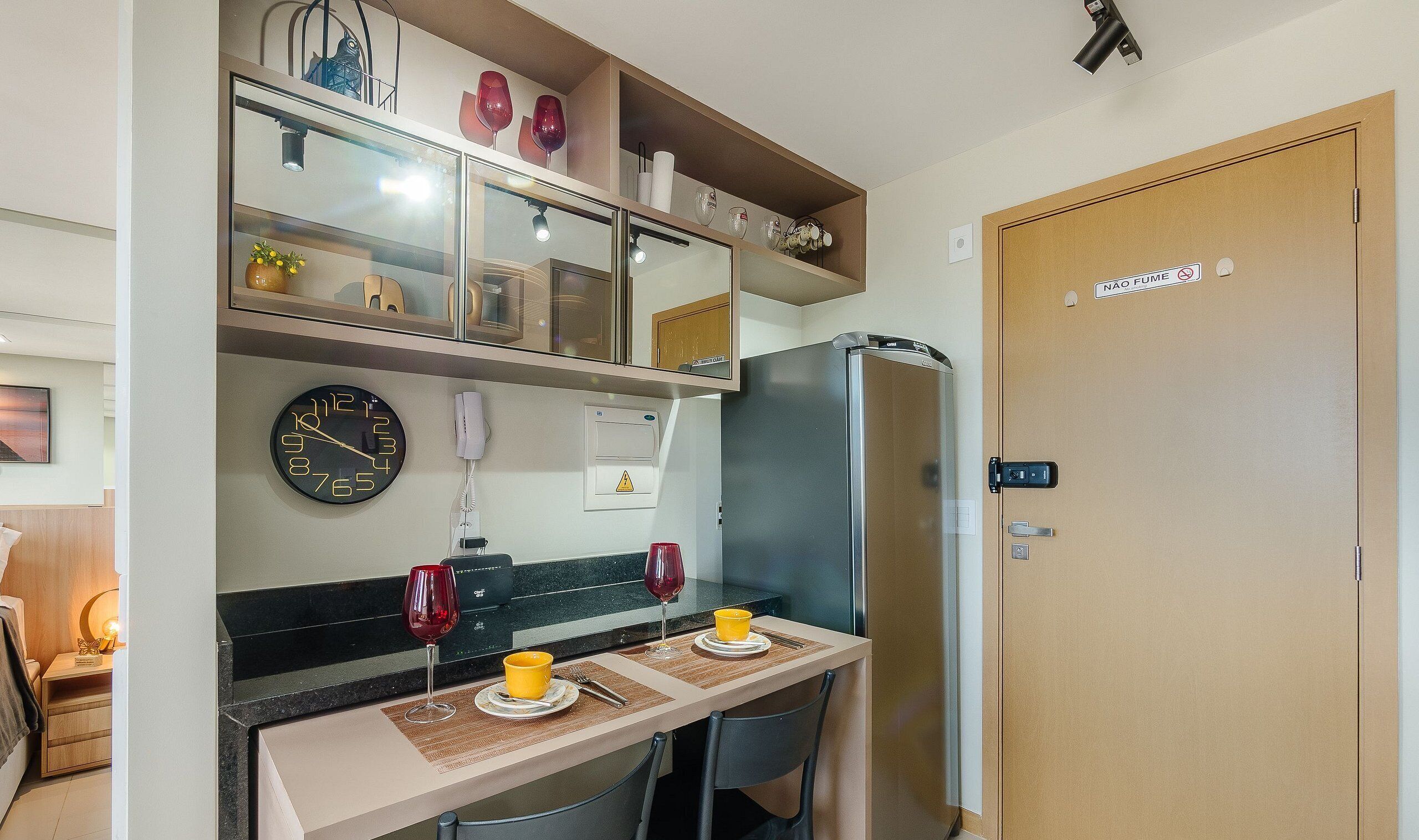 Basic apartman | Privát konyha | Főzőedények/tányérok/evőeszközök