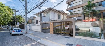 Apartamentos em Prédio c/Academia na Ondina-SSA-HOA