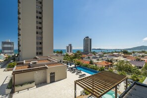Property grounds - Estadia completa com piscina a 400m da Praia da Armação \- SKL (Penha)
