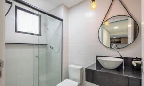 Basic Apartment | Bathroom - Estadia completa com piscina a 400m da Praia da Armação \- SKL (Penha)