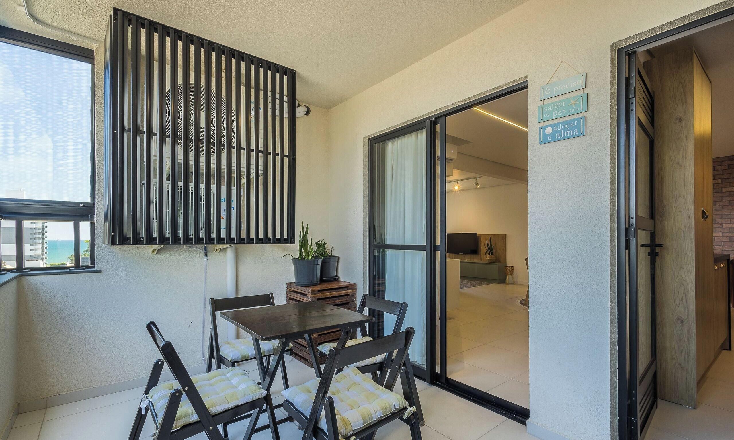 Basic Apartment | Outdoor dining