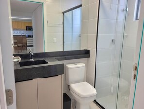 Basic Apartment | Bathroom