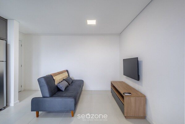 Basic Apartment | Living area