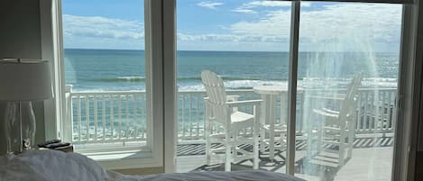 6 habitaciones, tabla de planchar con plancha y cuna de viaje