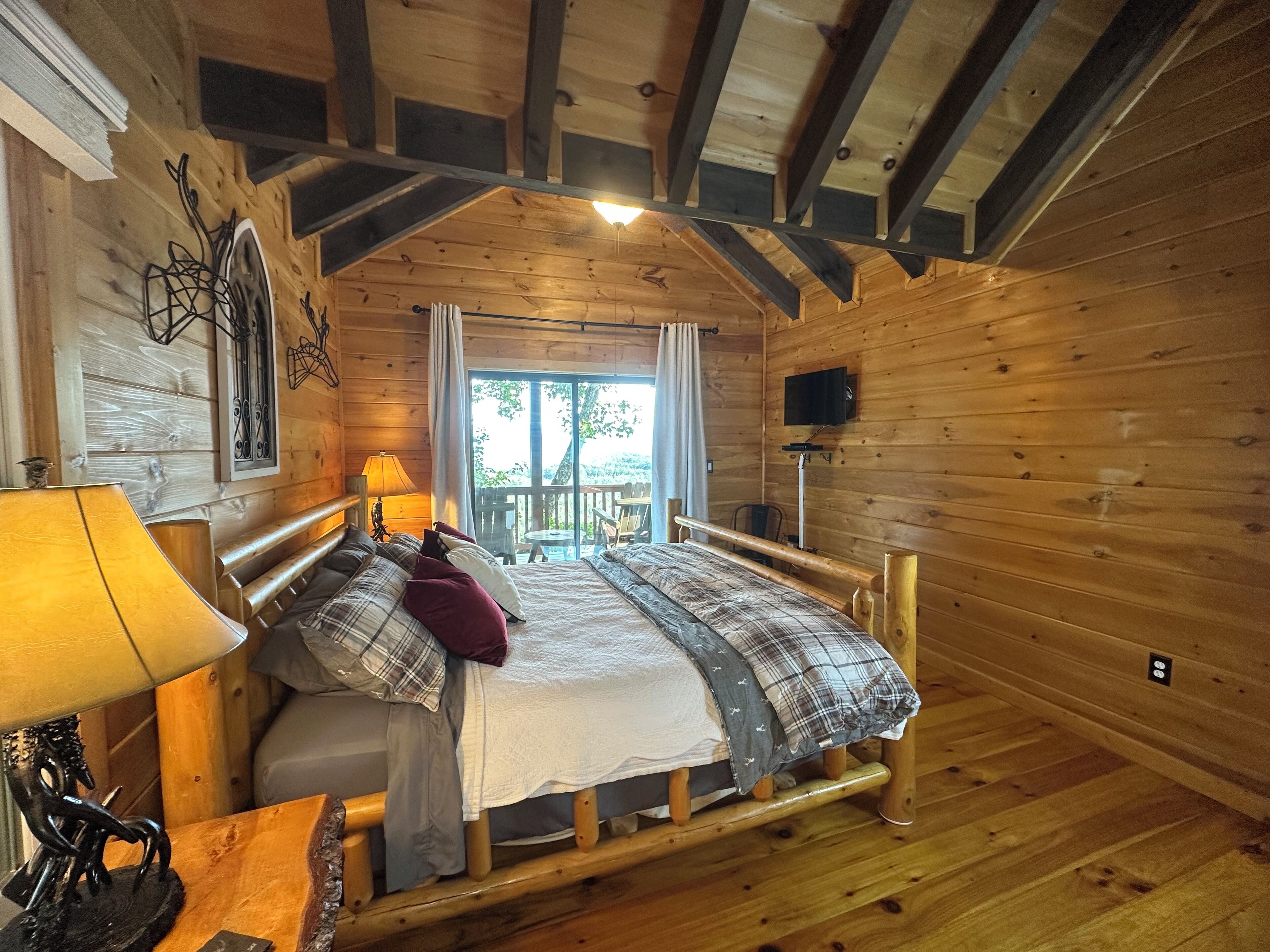 3 makuuhuonetta, silitysrauta/-lauta, ilmainen Wi-Fi, vuodevaatteet