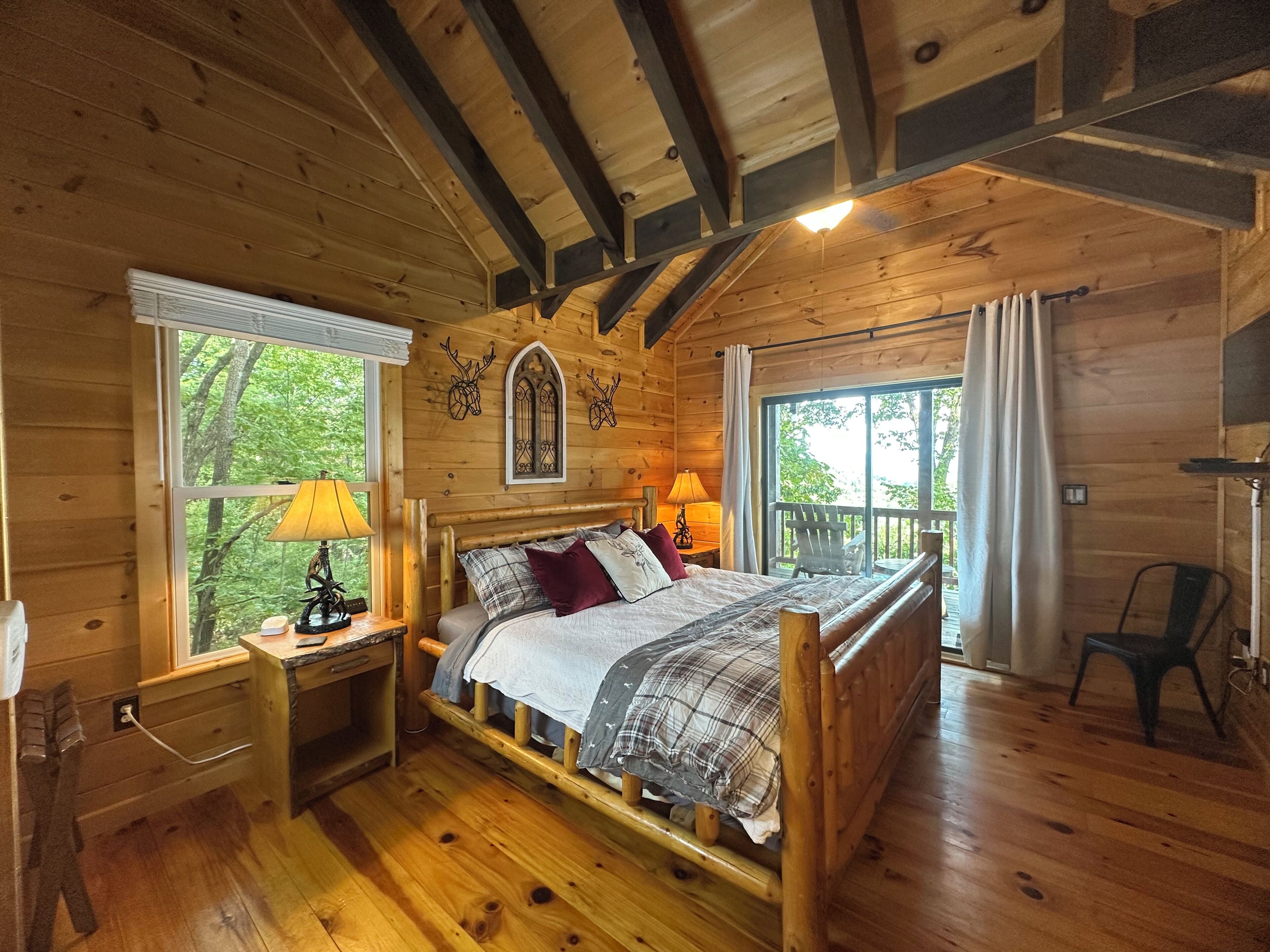 3 slaapkamers, een strijkplank/strijkijzer, gratis wifi, beddengoed