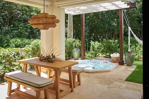 Hacienda Deluxe Retreat Punta Cana Golf Resort