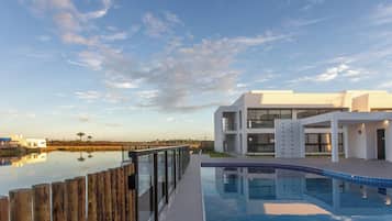 Basic Apartment | Pool | Outdoor pool