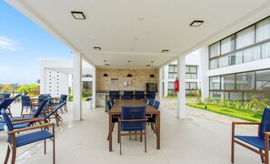 Outdoor dining - Modern and Sophisticated Apartments Near the Beach in Marau VLL (Maraú)