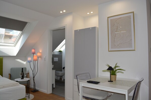 1 chambre, lit parapluie, Wi-Fi gratuit, draps fournis