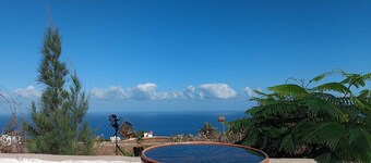 Ocean views, large garden and private parking, 10min from San Marco Beach.