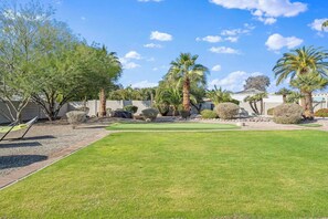Property grounds - Spacious w/Guest House - Prime Location - Private (Scottsdale)