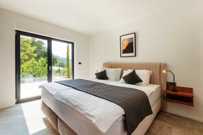 3 chambres, fer et planche à repasser, Wi-Fi gratuit, draps fournis