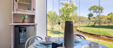 Basic Apartment | Dining
