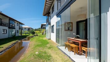 Eenvoudig appartement | Buiten dineren