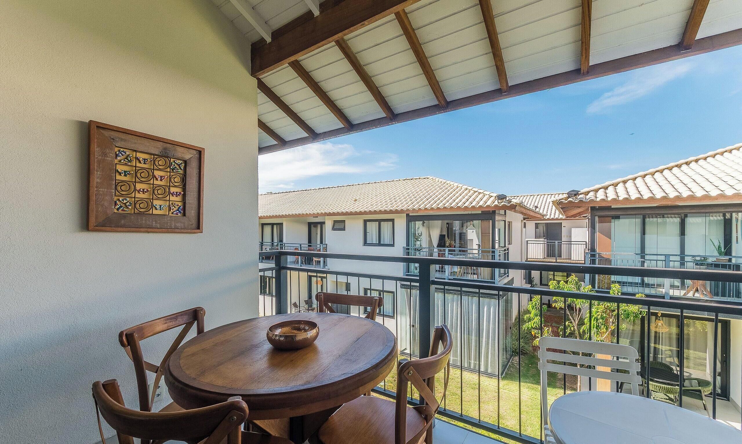 Basic Apartment | Outdoor dining