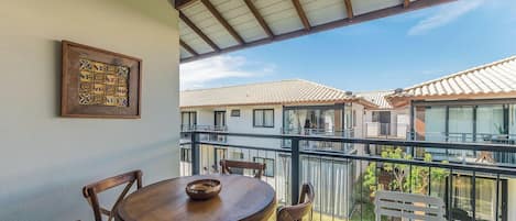 Basic Apartment | Outdoor dining