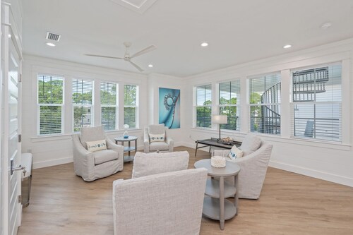 NEW!! Harmony! Sleeps 18 ! 30A Beaches ! Golf Cart