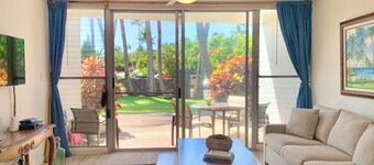 Locally-owned, eco-friendly condo on Road to Hāna. 2-min walk to beach & seafood