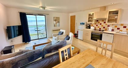 Dolphin Bay - Beautiful 3 Bedroom Apartment