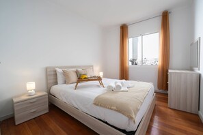 2 chambres, fer et planche à repasser, accès Internet, draps fournis