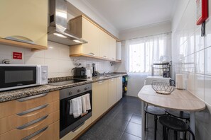 Fridge, microwave, oven, stovetop - Atlantic View I by galmi (Santa Cruz)