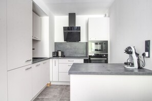 Køleskab, mikrobølgeovn, ovn, opvaskemaskine