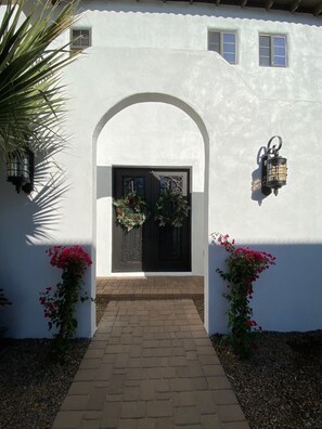 Exterior detail - Hacienda Valentine-Spanish Colonial Masterpiece in Tempe (Tempe)