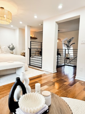 1 habitación, tabla de planchar con plancha, wifi gratis y ropa de cama